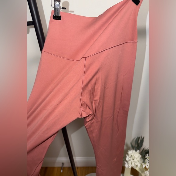 Aerie OFFLINE Real Me High-Waisted Flare Leggings Pink | Size M - Picture 5 of 5